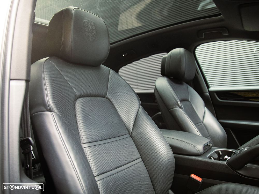 Porsche Cayenne Coupé E-Hybrid - 22