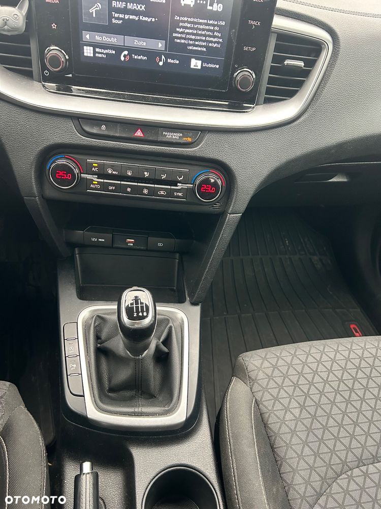 Kia Ceed 1.6 CRDi SCR L - 22