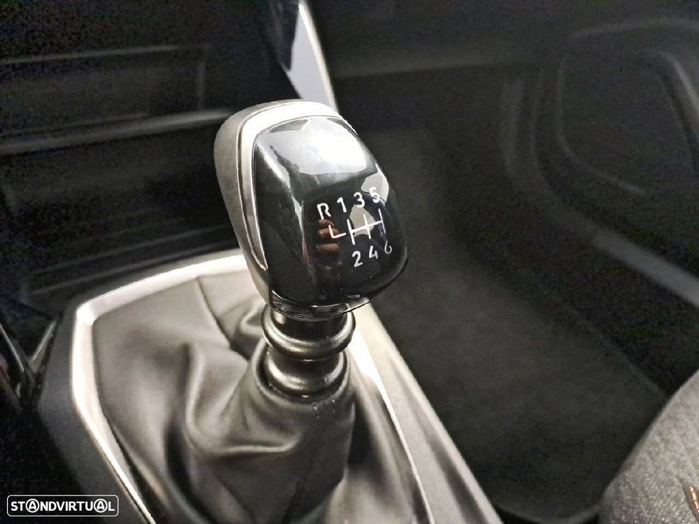 Peugeot 2008 1.2 PureTech Style - 21