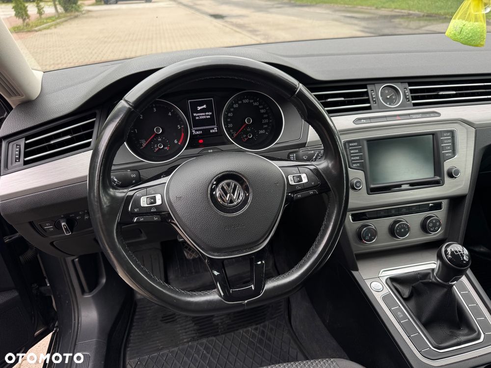 Volkswagen Passat 1.6 TDI BMT Trendline - 22