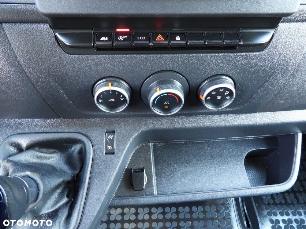 Renault MASTER SKRZYNIA 8 PALET TEMPOMAT LEDY BLIŹNIACZE KOŁA KLIMATYZACJA  165KM - 29