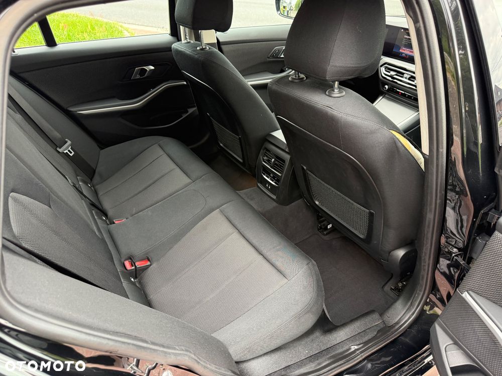 BMW Seria 3 320e PHEV sport - 18