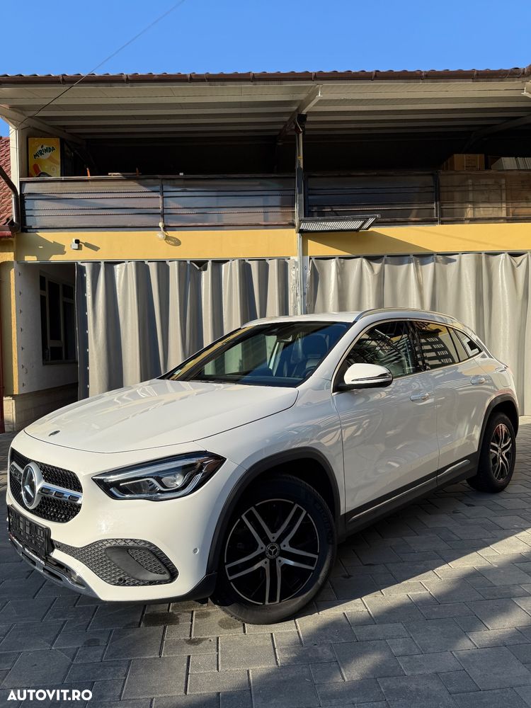Mercedes-Benz GLA - 13