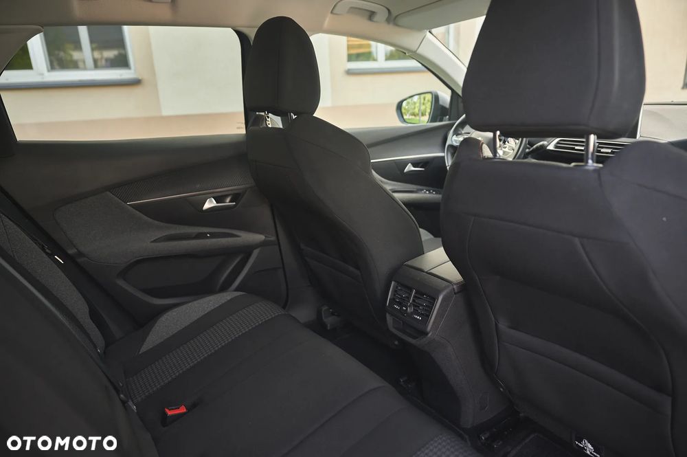Peugeot 3008 PureTech 130 Stop & Start GPF Allure - 29