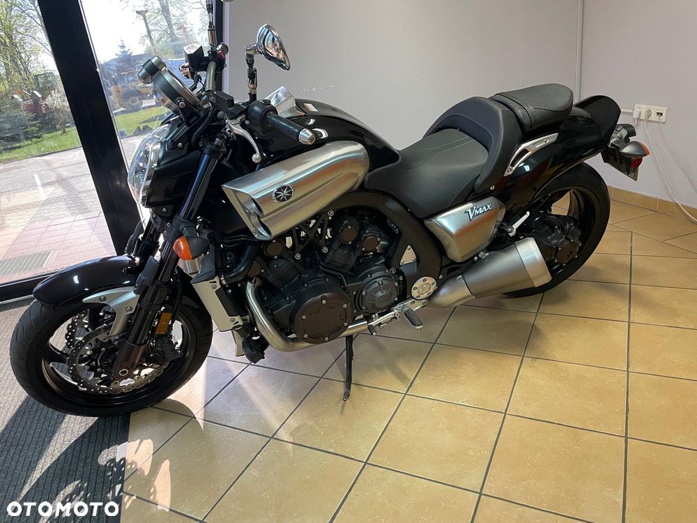 Yamaha V-MAX - 2