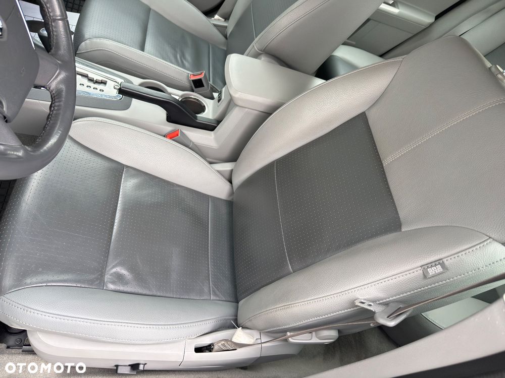 Dodge Avenger - 12