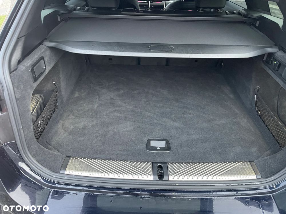 BMW Seria 5 540d xDrive mHEV - 16