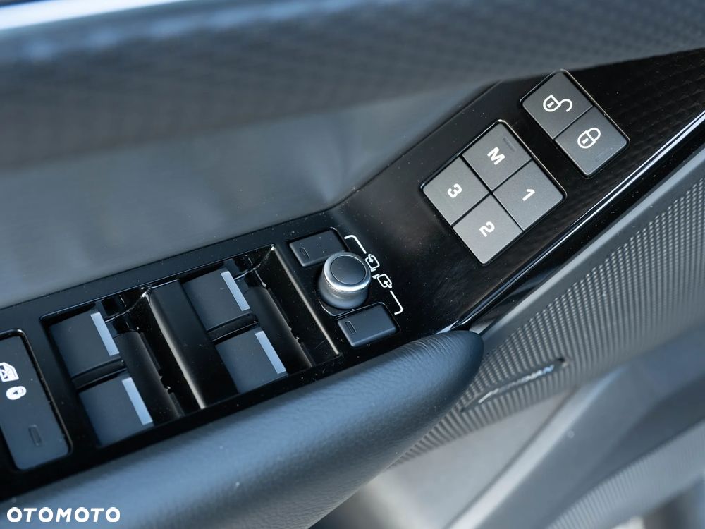 Land Rover Range Rover Velar 2.0d R-Dynamic HSE - 40