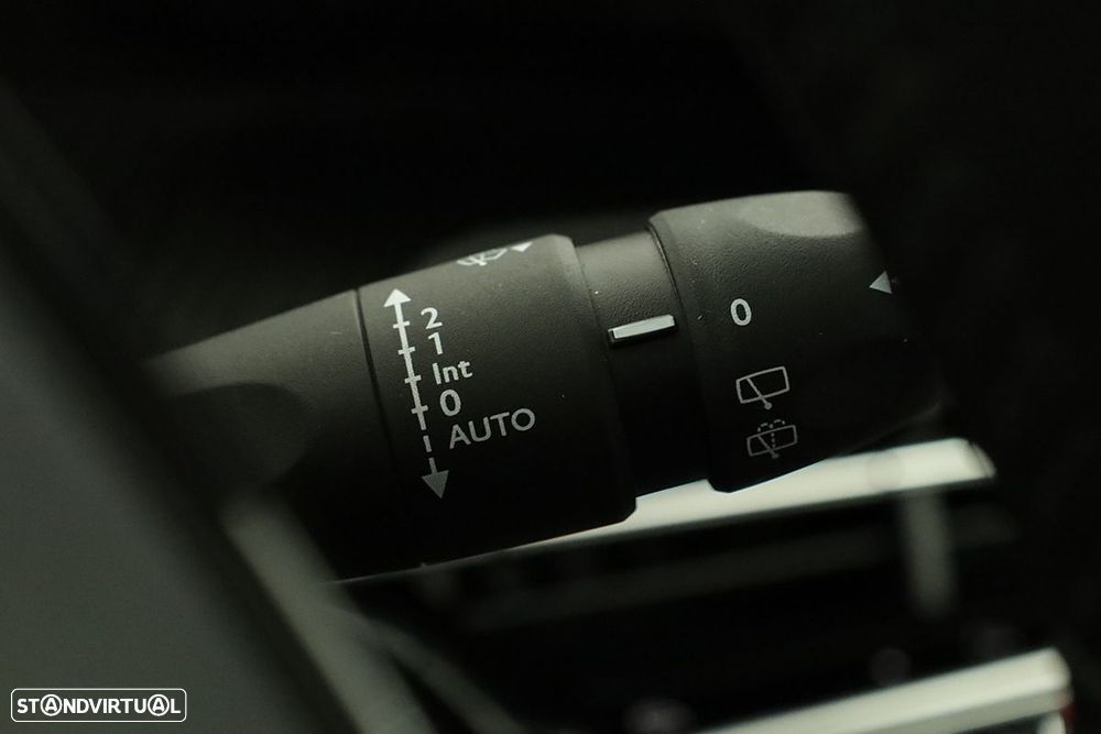 Peugeot 2008 1.2 PureTech Allure - 18