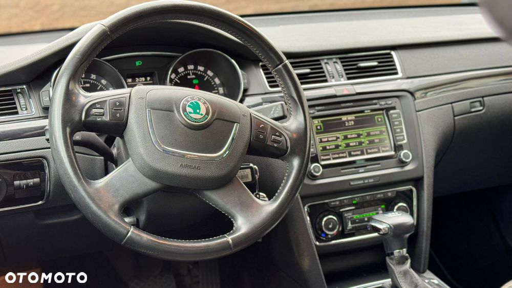 Skoda Superb 2.0 TDI DSG Exclusive - 21