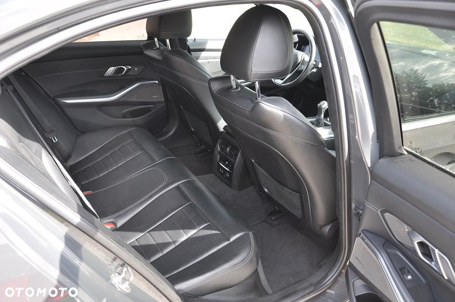 BMW Seria 3 320d Luxury Line - 12