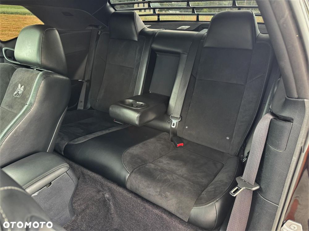 Dodge Challenger - 33