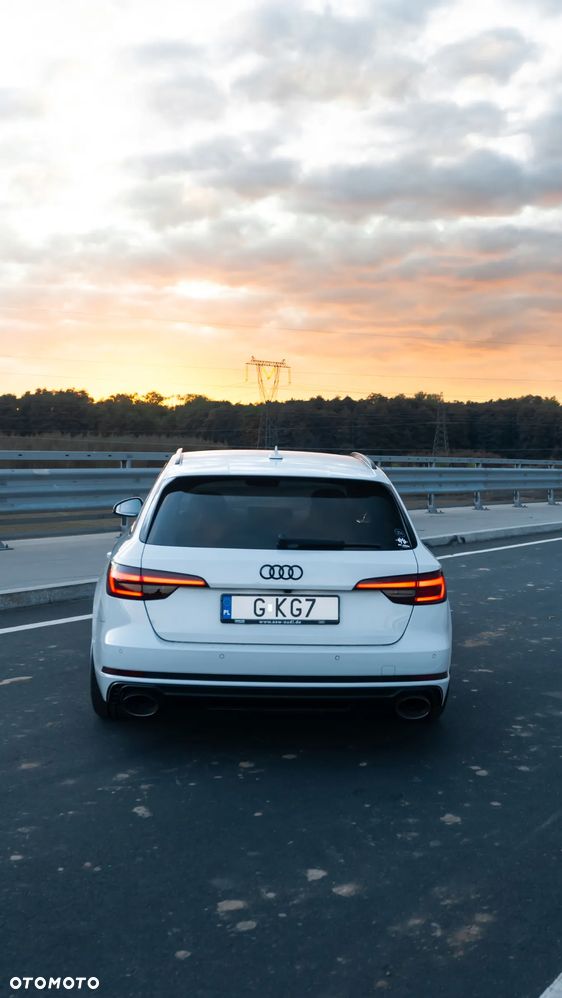 Audi A4 Avant 2.0 TDI S tronic - 4