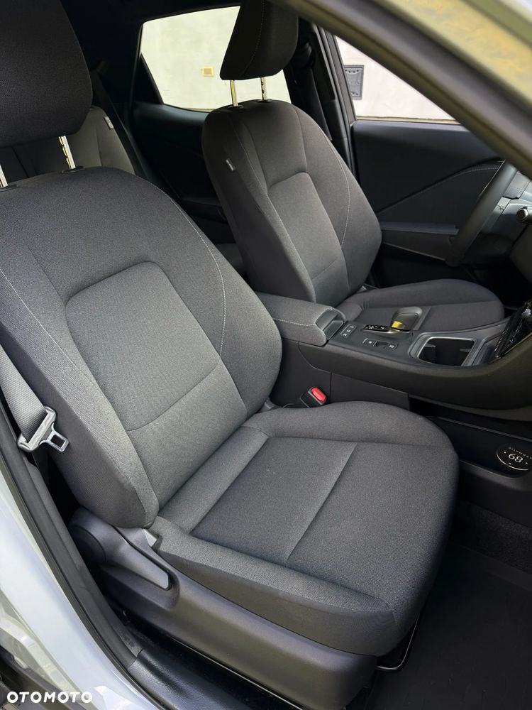 Lexus LBX 1.5 Hybrid - 11
