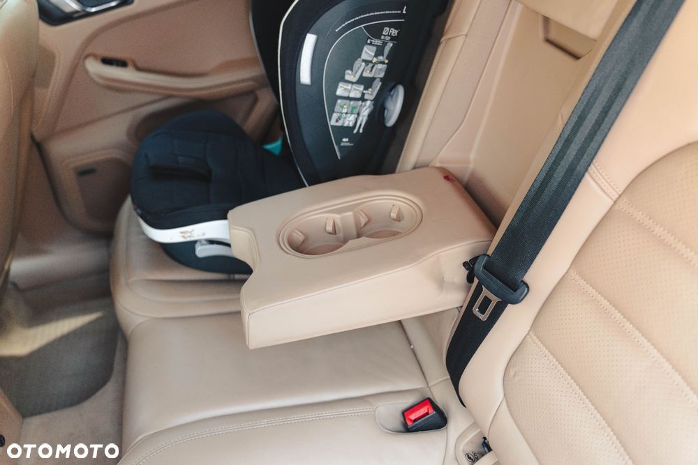 Porsche Macan - 30
