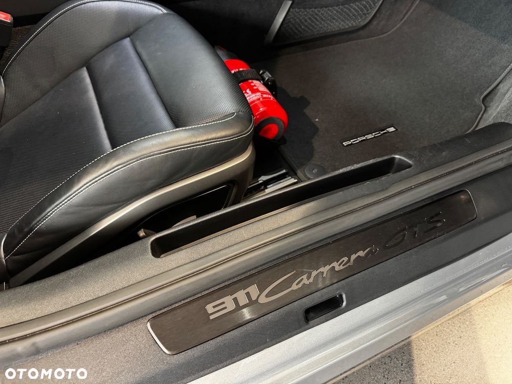 Porsche 911 Carrera GTS - 31