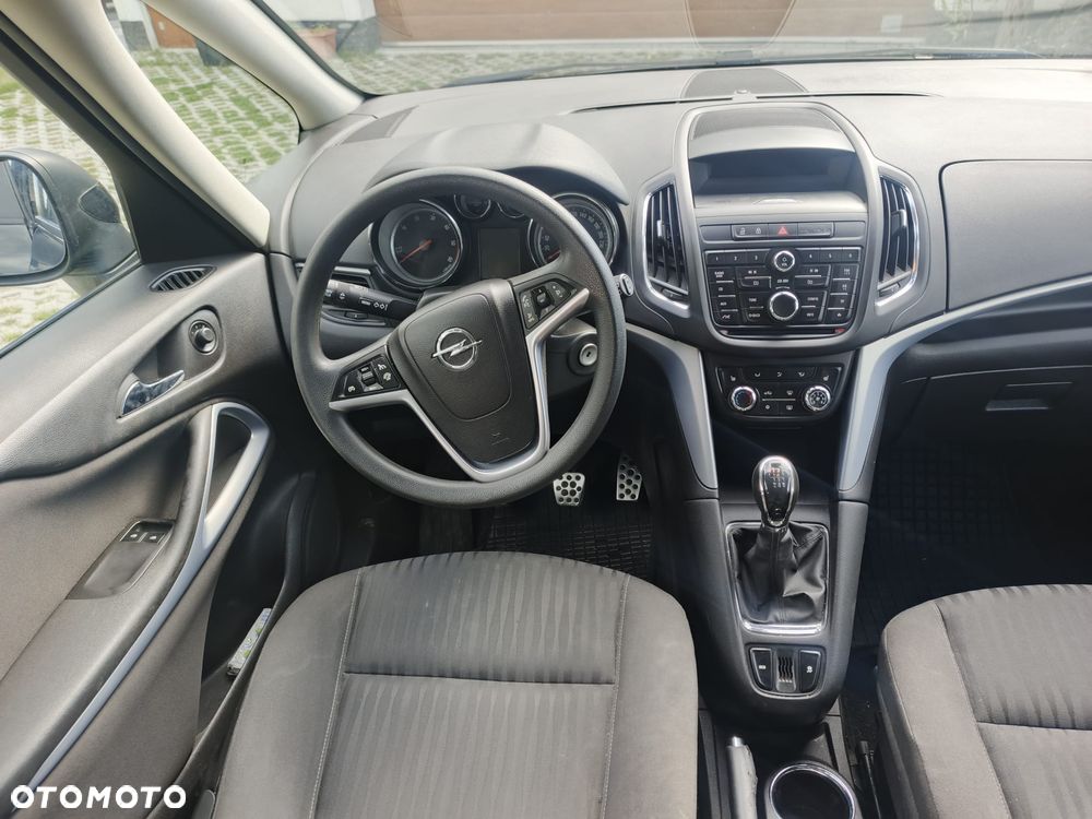 Opel Zafira - 2