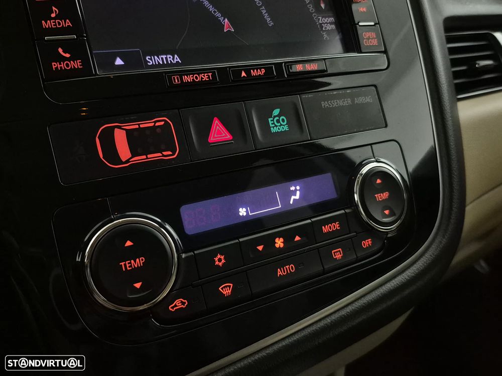 Mitsubishi Outlander 2.2 DI-D Instyle Navi - 11