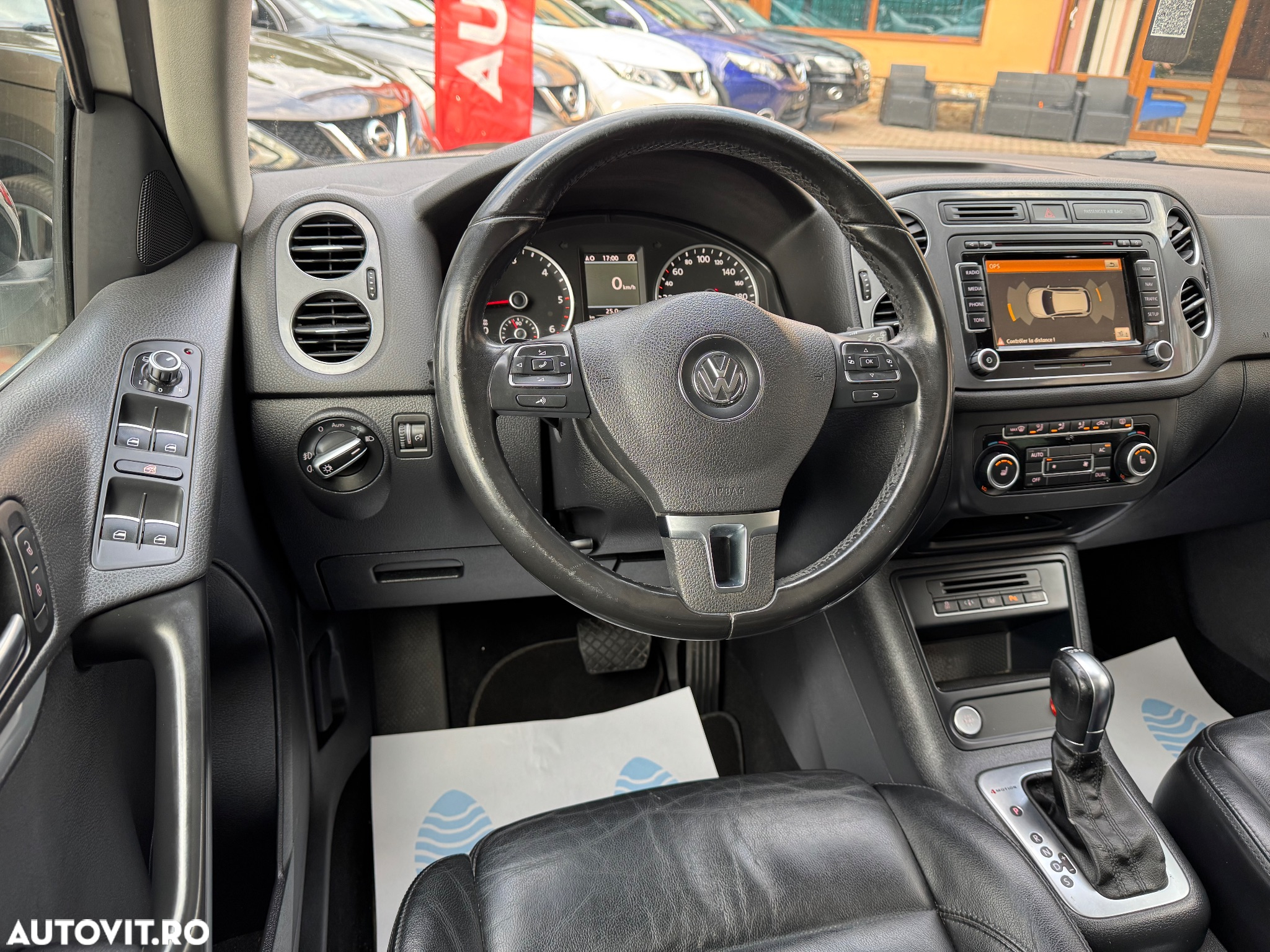 Volkswagen Tiguan 2.0 TDI DPF 4Motion BlueMotion Technology DSG Exclusive - 11