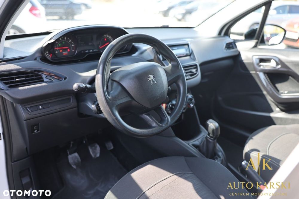 Peugeot 208 - 17