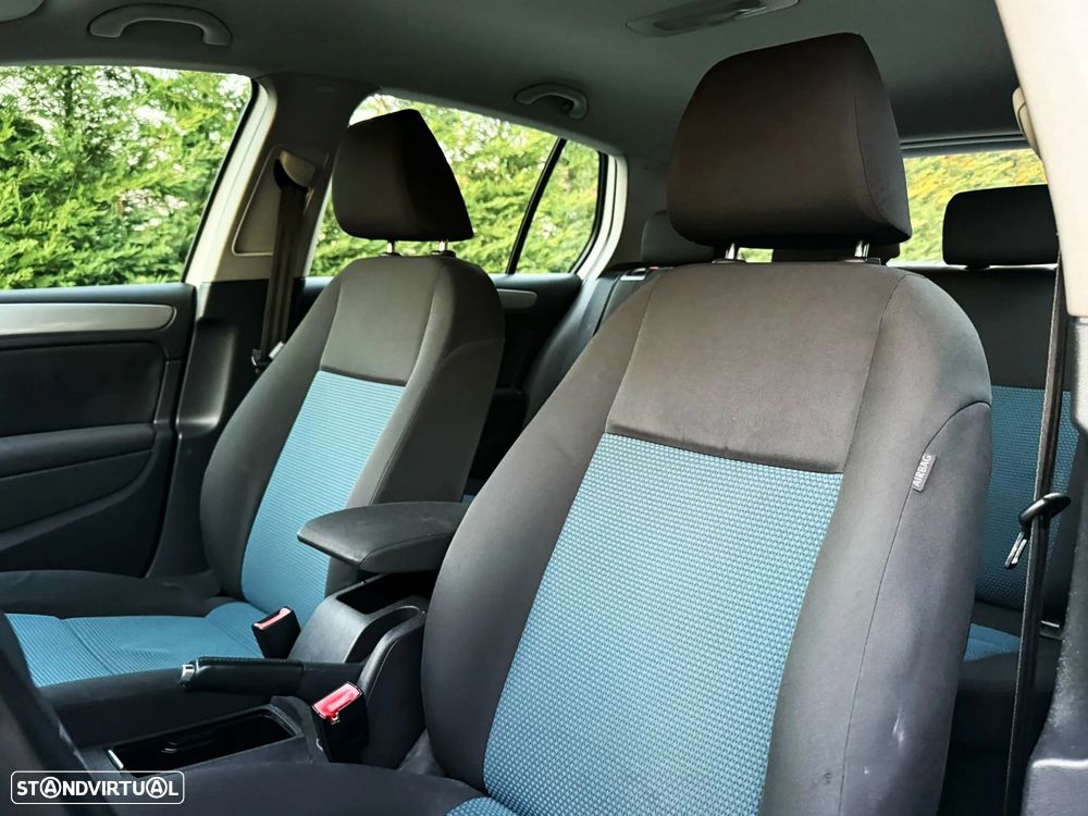 VW Golf 1.6 TDi Confortline - 13