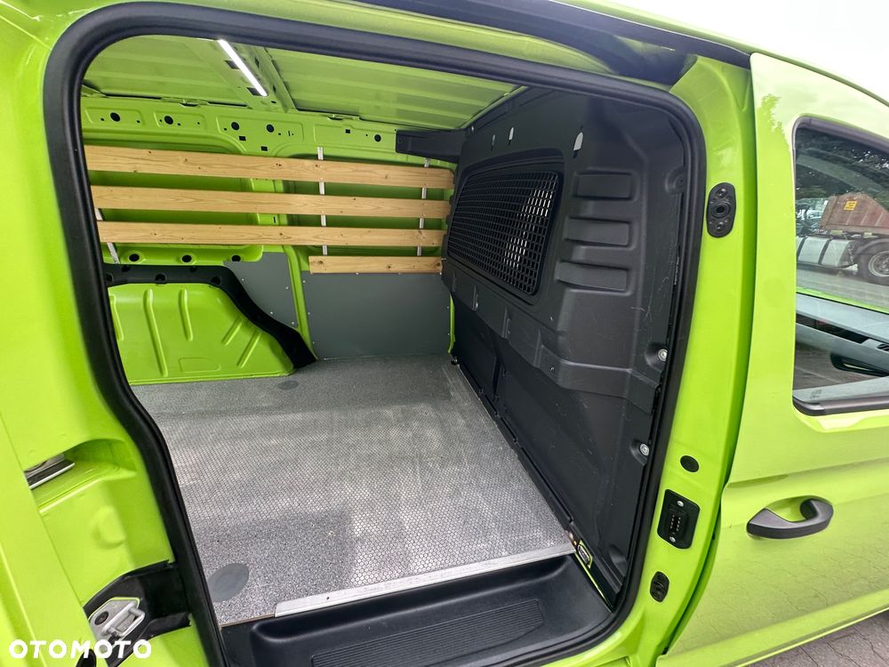 Volkswagen CADDY MAXI - 21