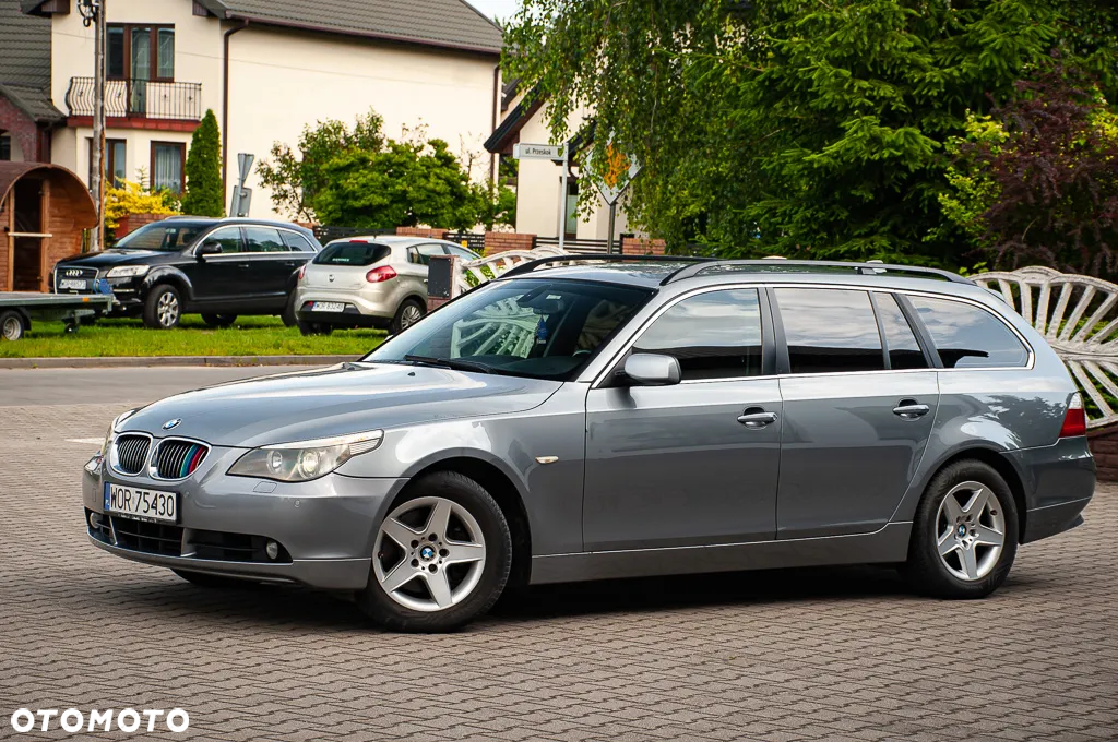 BMW Seria 5 525i Touring - 11