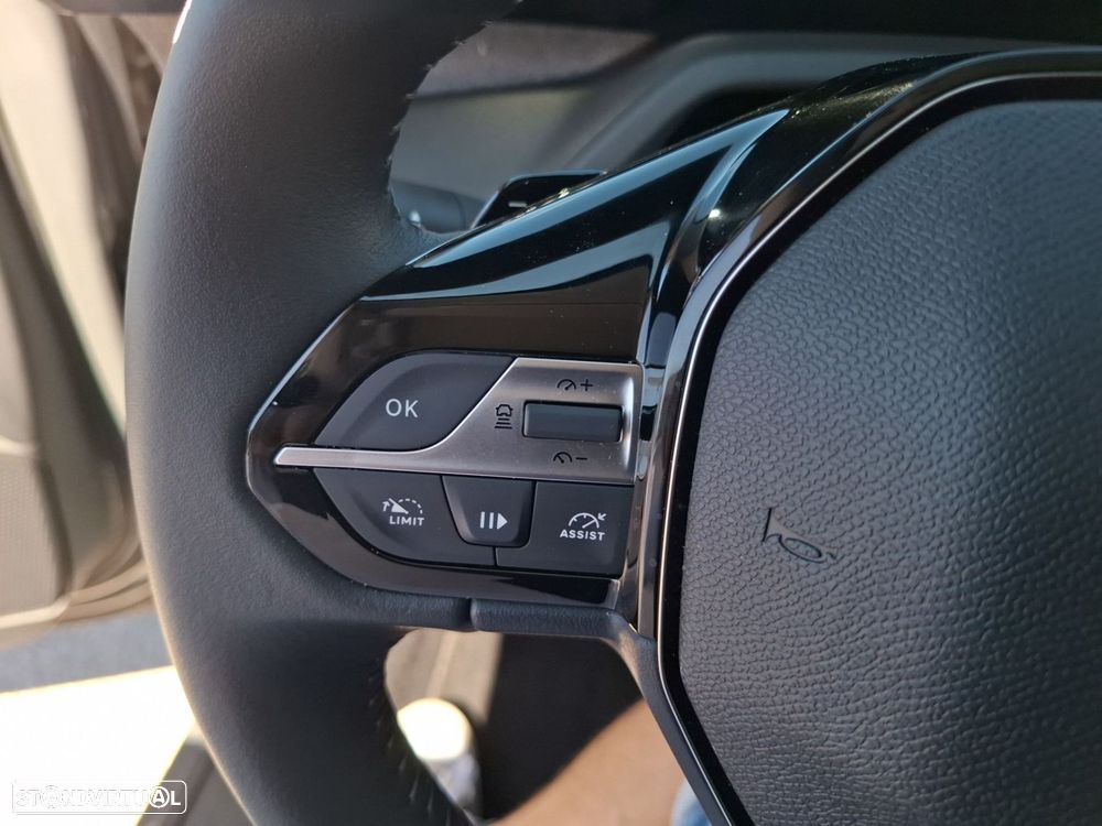 Peugeot 308 SW 1.2 Hybrid Allure e-DCS6 — fotografia 16