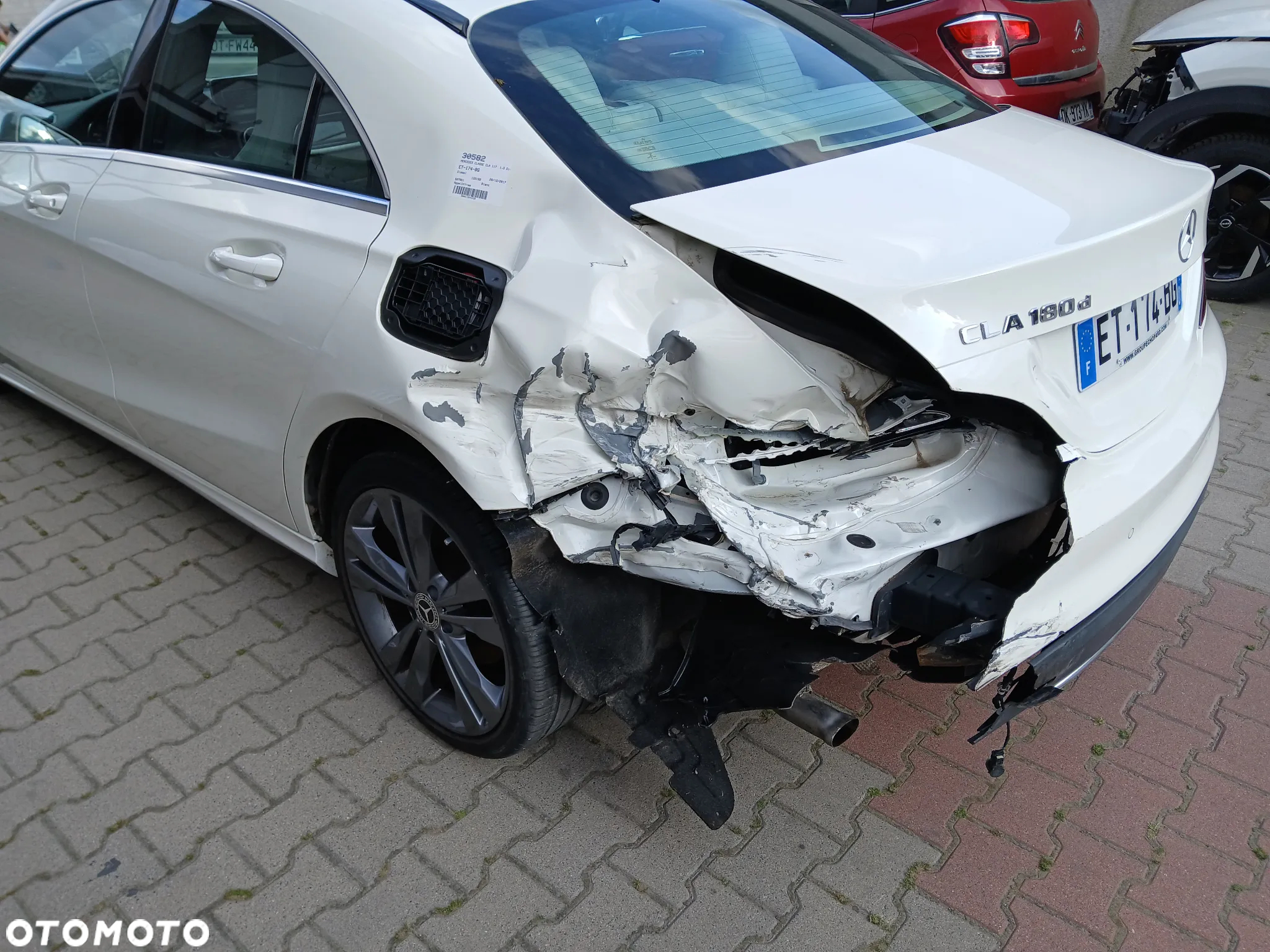Mercedes-Benz CLA Shooting Brake 180 d Peak Edition - 11