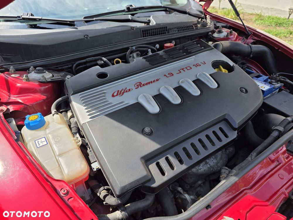 Alfa Romeo GT 1.9 JTD M-Jet Sportiva - 17