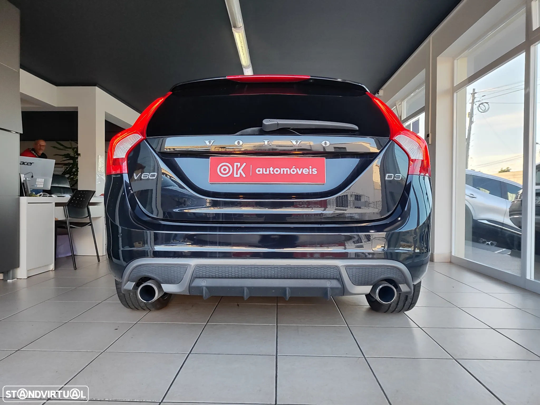 Volvo V60 2.0 D3 R-Design Start/Stop - 9