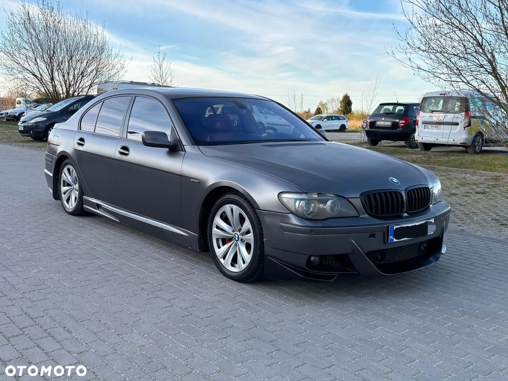 BMW Seria 7 750i - 1