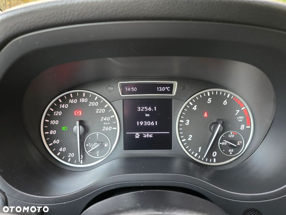 Mercedes-Benz Klasa B 180 BlueEFFICIENCY Edition - 33