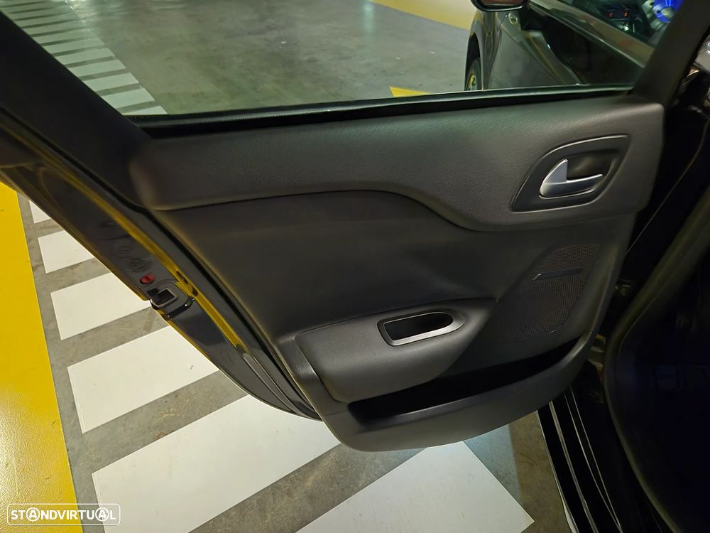 Citroën DS4 1.6 e-HDi So Chic - 27