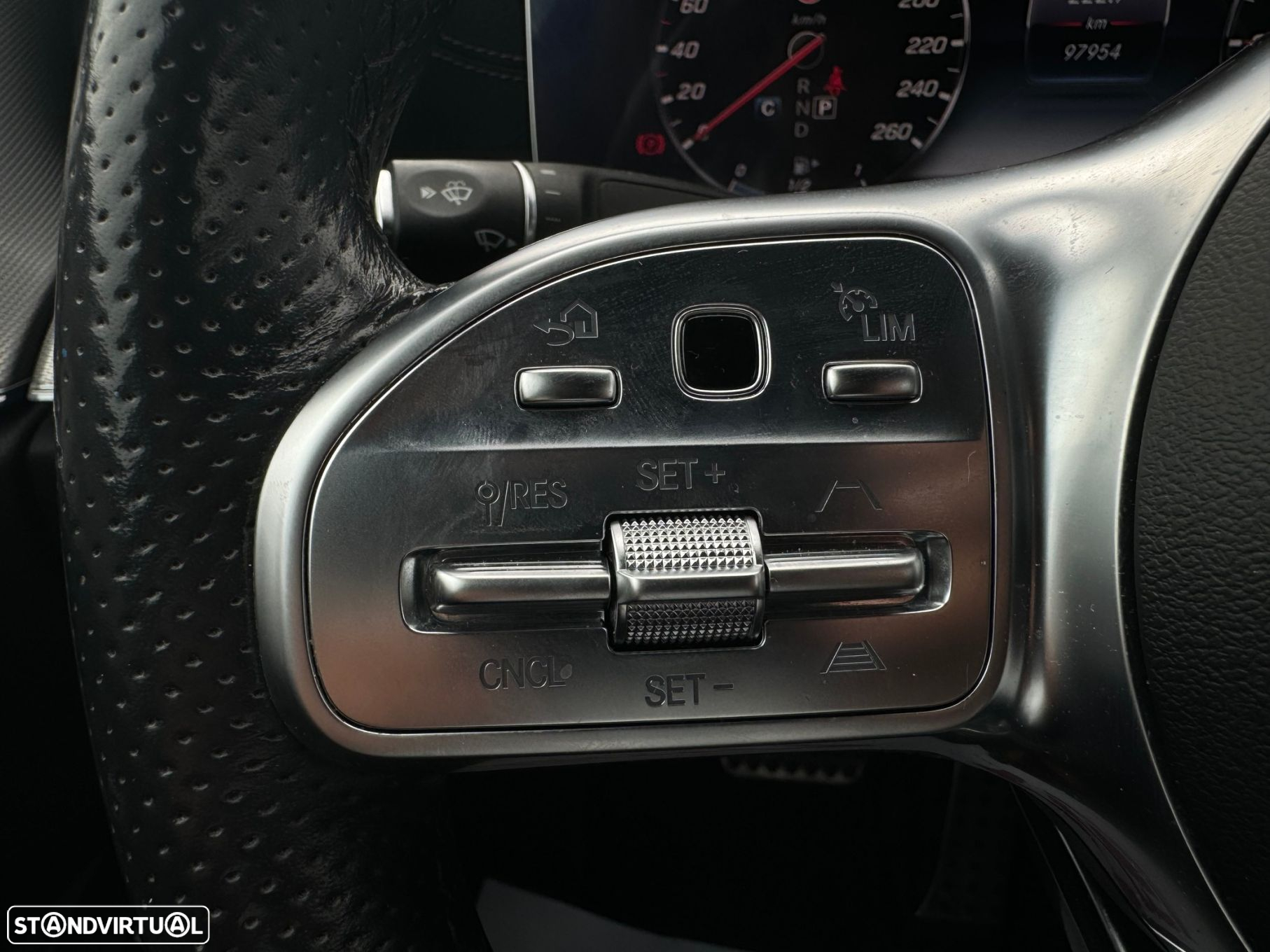 Mercedes-Benz E 300 de AMG Line - 22