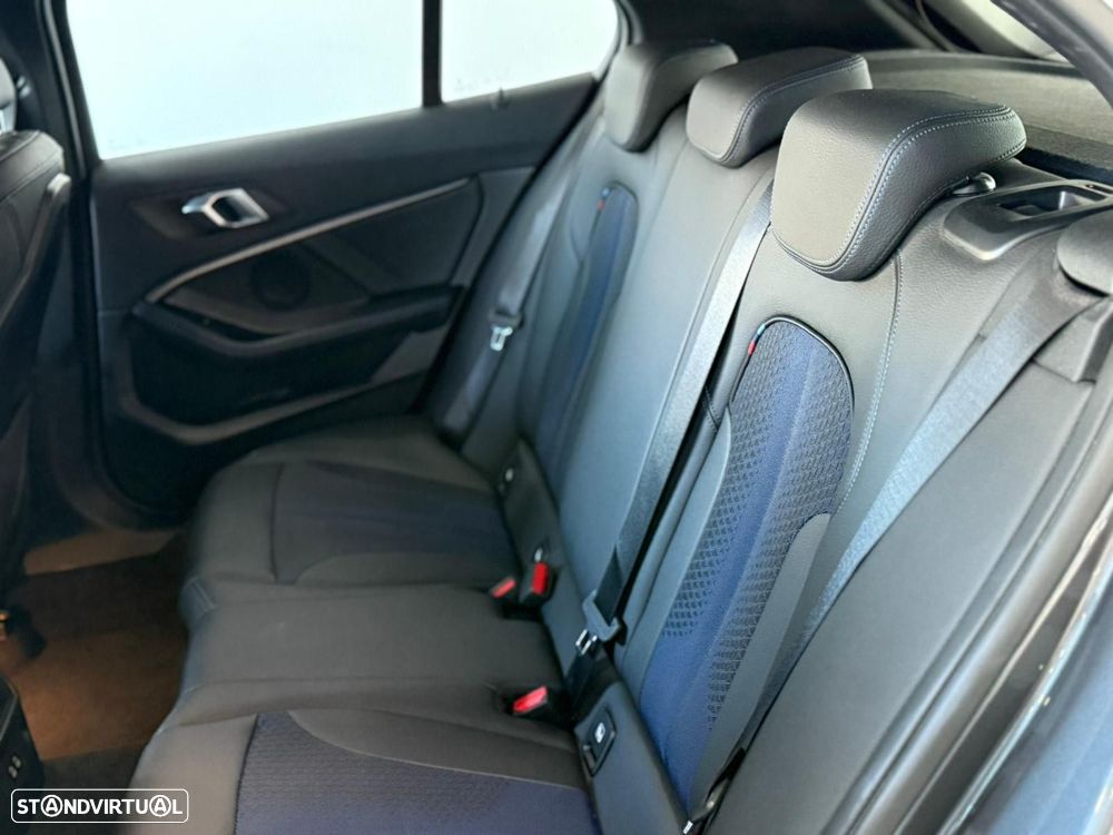 BMW 118 i Pack Desportivo M Auto - 4