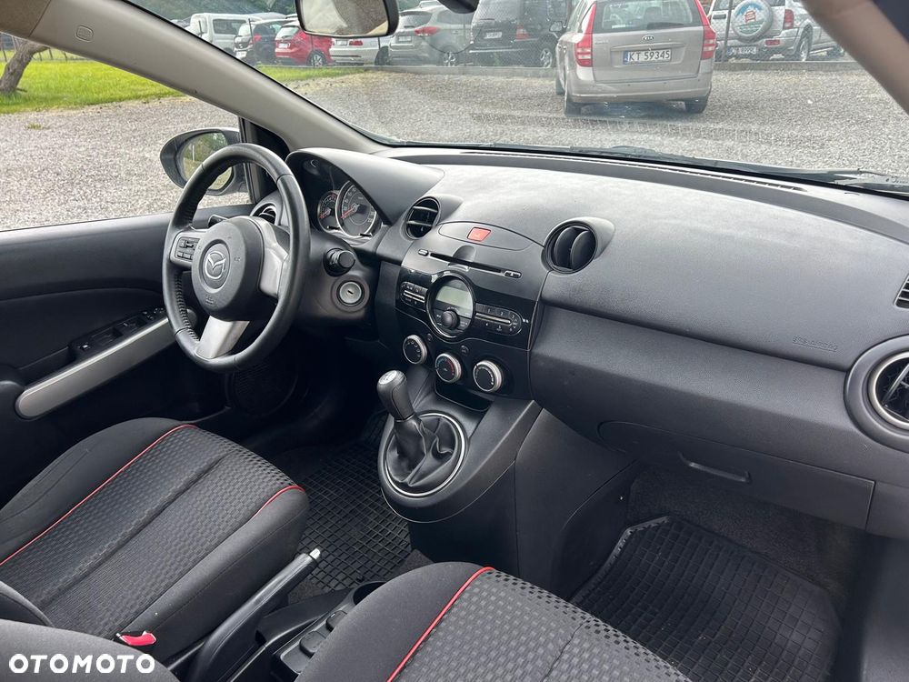 Mazda 2 - 5