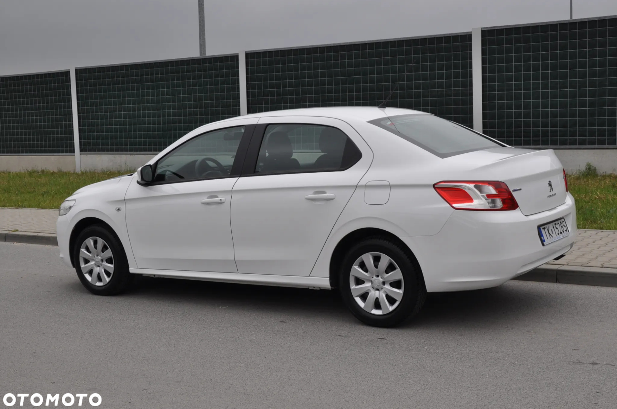 Peugeot 301 1.2 Pure Tech Access - 31