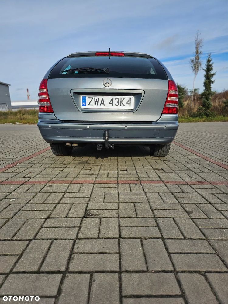 Mercedes-Benz Klasa C 320 T CDI 7-G-TRONIC Elegance DPF - 3