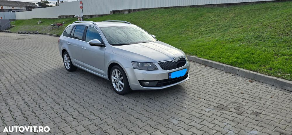 Skoda Octavia Combi Diesel 2.0 TDI Style - 2