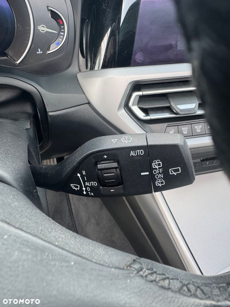 BMW Seria 3 318d Touring - 37