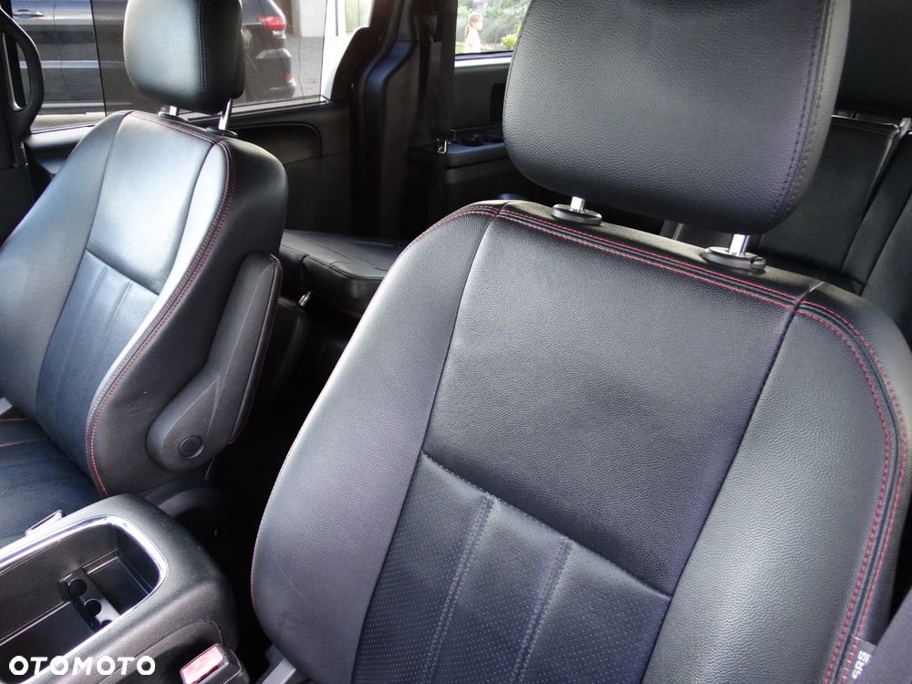 Dodge Grand Caravan 3.6 R/T - 36