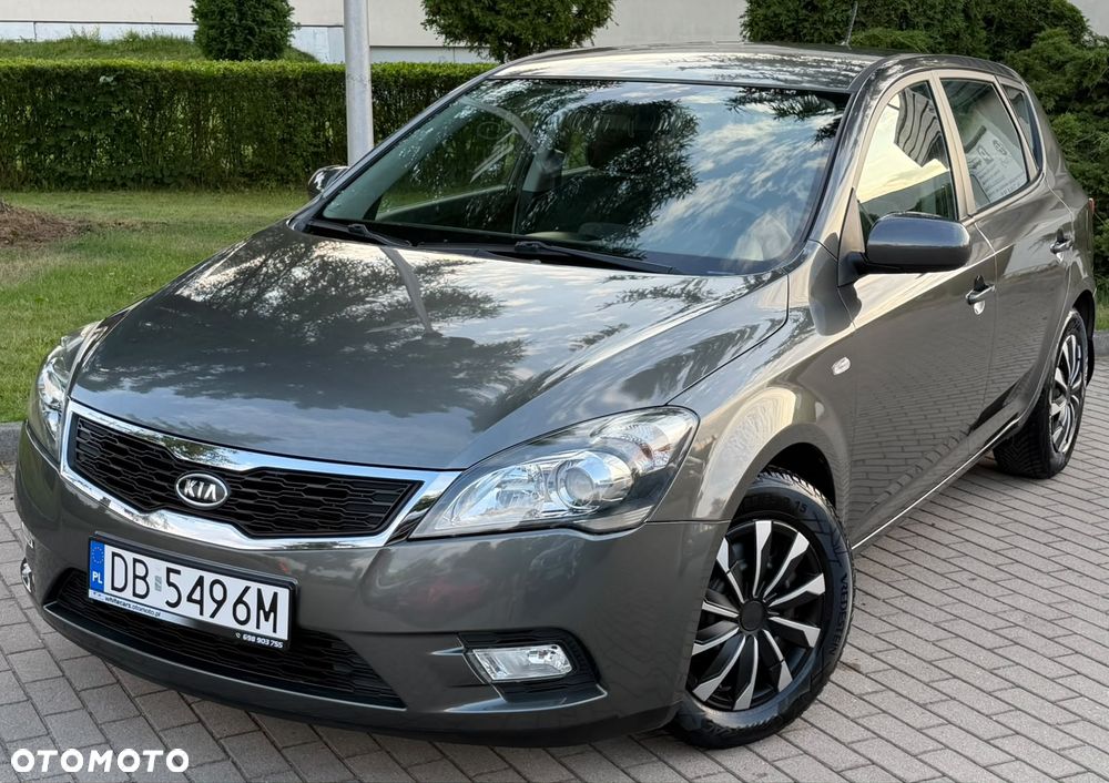 Kia Ceed 1.4 CVVT Dream-Team Edition - 15