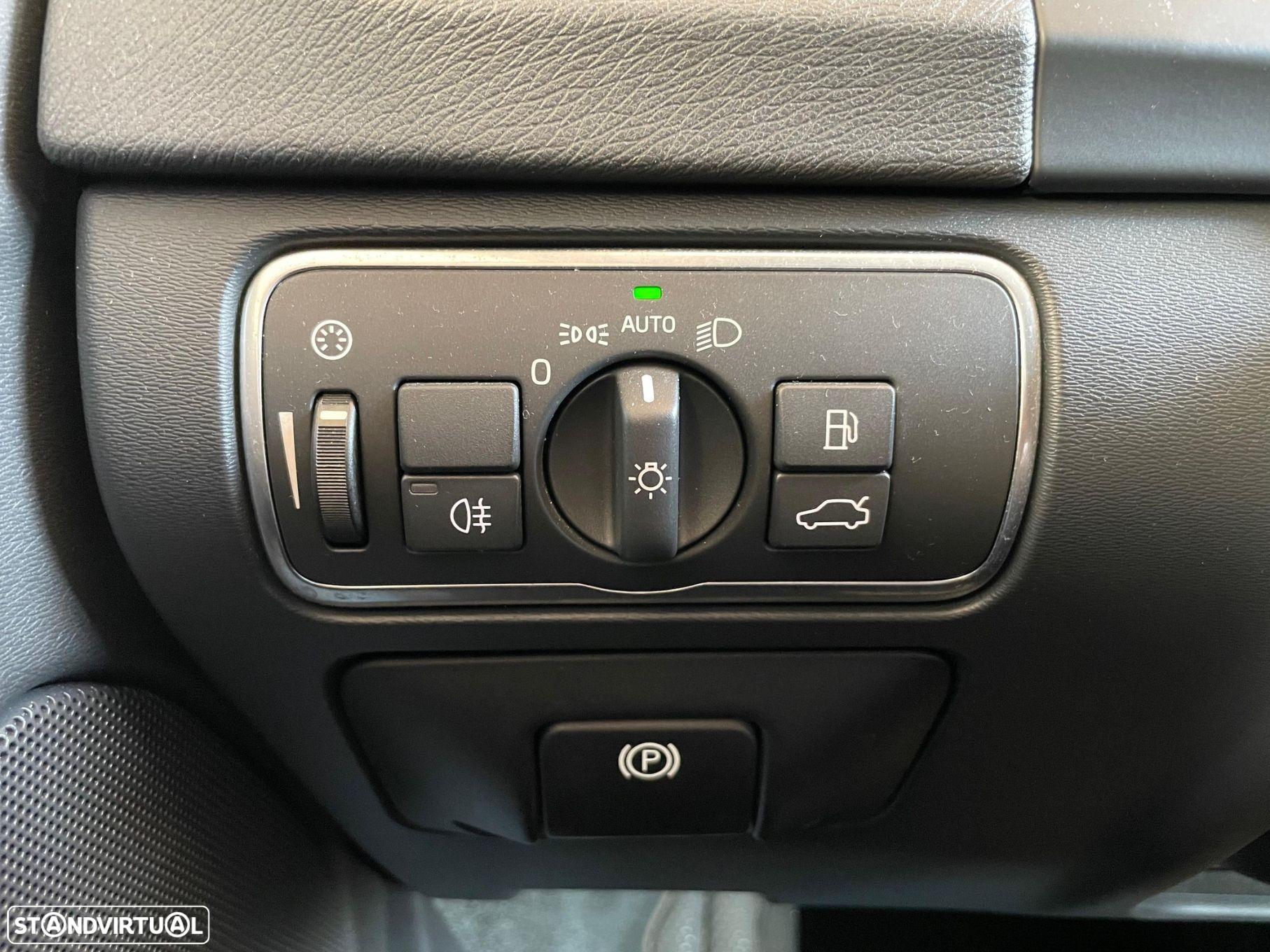 Volvo V60 2.4 D6 Momentum AWD Phev - 17