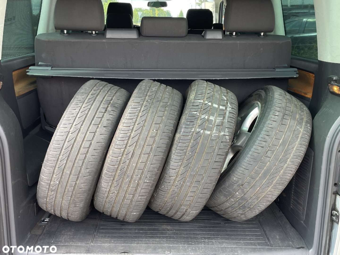 Volkswagen Multivan - 15