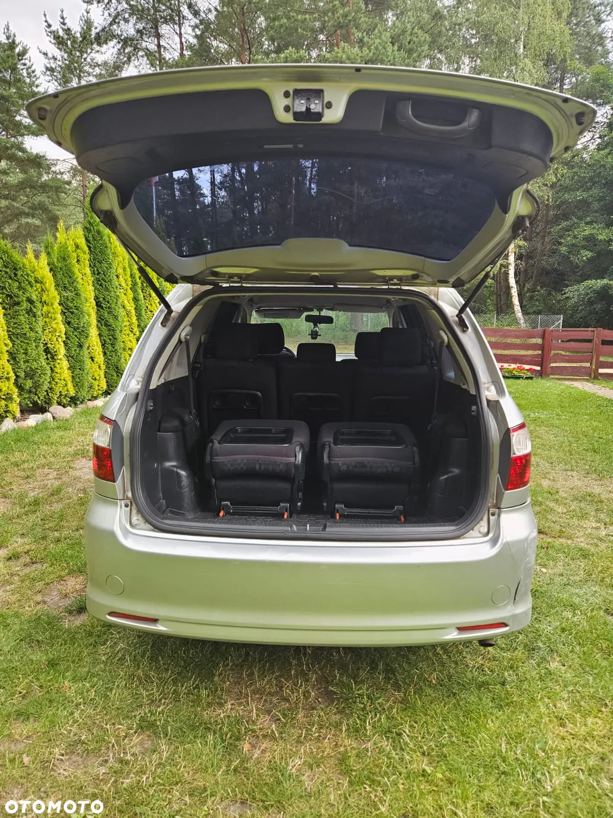 Toyota Avensis Verso 2.0 - 10