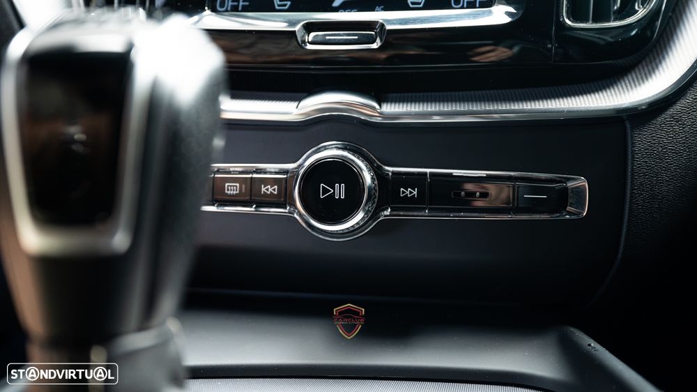 Volvo XC 60 D4 AWD RDesign - 30