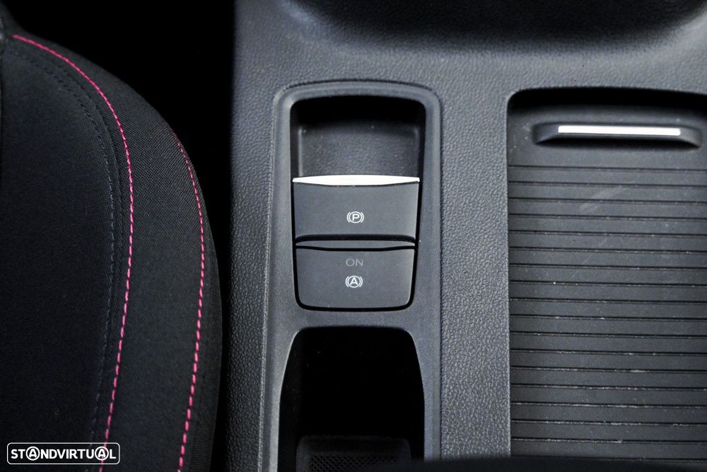 Ford Focus 1.0 EcoBoost ST-Line - 24