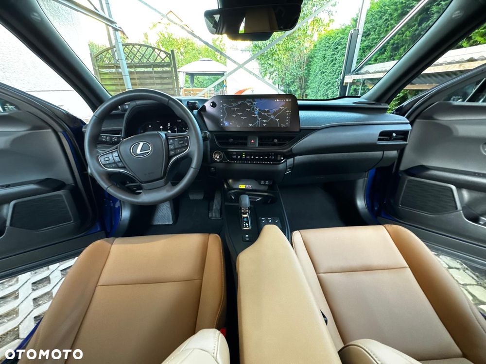 Lexus UX 300h F Sport Design - 6
