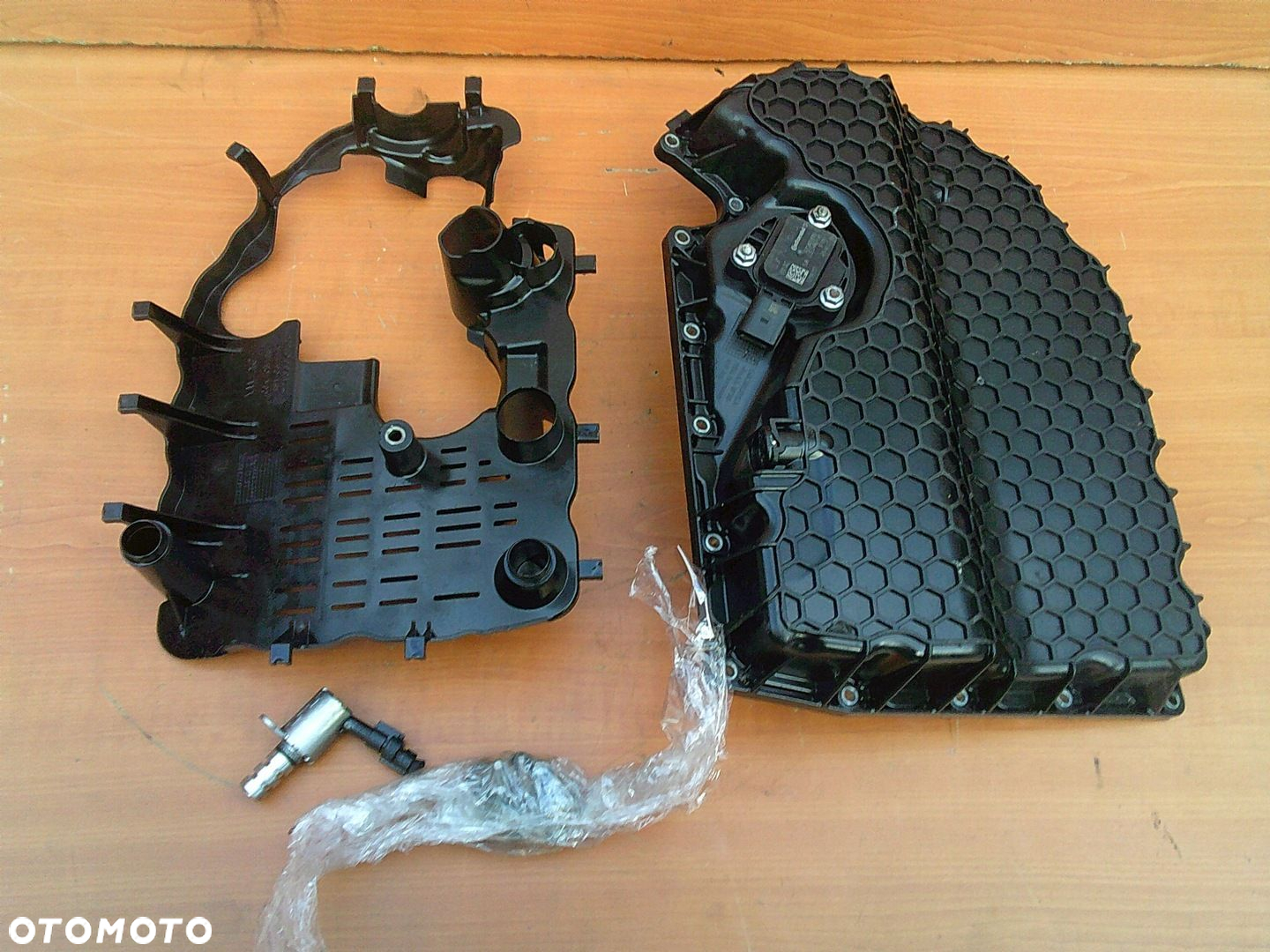 VW AUDI 2.0 TSI TFSI CJX MISKA OLEJU 06K103598A plast 06K103138P 03F907660D - 3